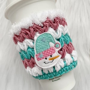 Winter crochet cup cozy with snowman, reusable cup sleeve, hot or cold cup, coffee cozy with fur