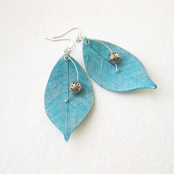 FREE WORLDWIDE SHIPPING - Turquoise Blue Silver Leaves Clay Earrings