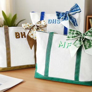 Personalized bridesmaid Tote Bag,Custom Name Bag,Bridesmaid Gift,Embroidered with InitialsTote Bag,Canvas Tote Bag,Bachelorette Gift bag