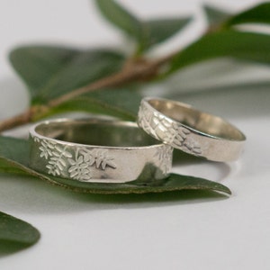 White Gold Ash Wedding Bands: A Set of his and hers 9k White Recycled Gold wedding rings zdjęcie 3