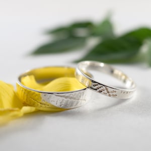 Fern frond Woman&#39;s Wedding Band: A petite 3mm wide recycled sterling silver fern textured wedding band
