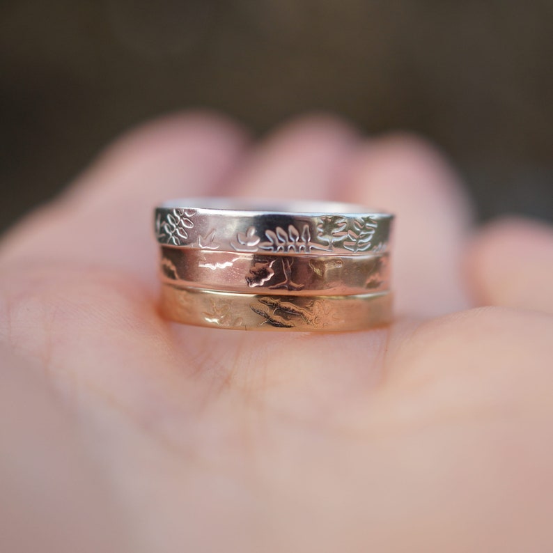 White Gold Ash Wedding Bands: A Set of his and hers 9k White Recycled Gold wedding rings zdjęcie 9