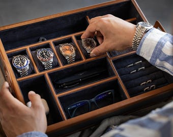 Bandeja organizadora de relojes hecha a mano en piel saffiano, gris oscuro
