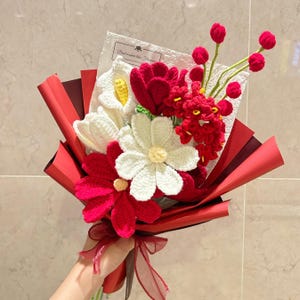 Gehäkelter Blumenstrauß, Handgemachte gehäkelte Pfingstrose, Rosa, Lila, Orange, Immerwährend, Abschluss, Geburtstag, Jahrestag, Geschenk für Mama, Schwester