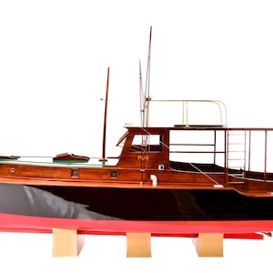 Handcrafted Wooden Pilar Ship Model – Museum Quality Replica – Wooden Boat Decor – Custom Nautical Model – Collectible Maritime Display 35cm
