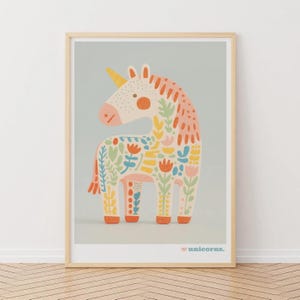 Lámina de unicornio: decoración infantil original y colorida para el dormitorio de una niña.