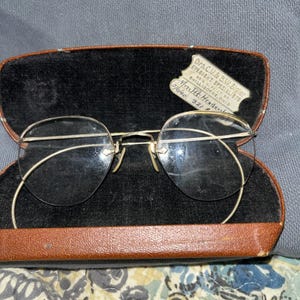 Antique 1940&#39;s Gold Wire Rim Glasses Spectacles With Case Props Costume