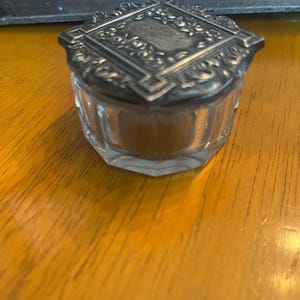 Winzige, Jahrhundertwende Boudoir Dose aus Glas mit Sterlingsilber Deckel