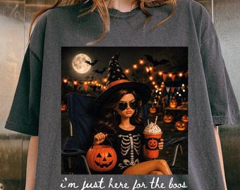 Camiseta divertida de Halloween con cara de muñeca, camiseta Comfort Colors Just Here For The Boos