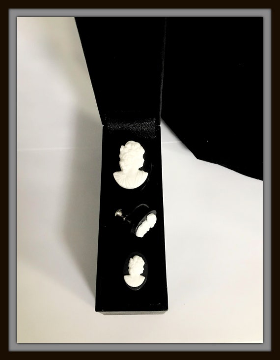 CAMEO PIN and Cameo  EARRINGS in Black and White V