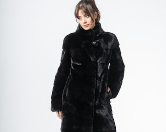 Luxus Handgefertigter Nerz Pelzmantel - Mittellange Schwarze Winterjacke