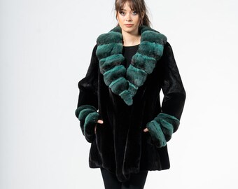 Veste en fourrure de vison noire faite main - bordures en chinchilla émeraude, col châle