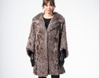 Hellbraune Lammfelljacke - Übergroße A-Linien-Silhouette mit ausgestellten Ärmeln - Wintergeschenk für Sie