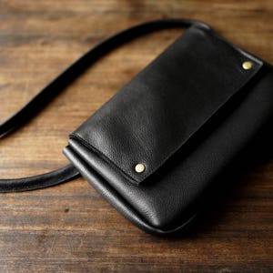 FOKS FORM Belt Bag 01, black leather fanny pack, leather clutch, purse, crossbody bag, hip pouch, flat belt bag, travel bag, festival bag image 3