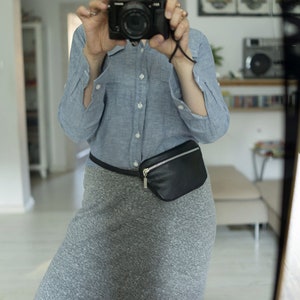 FOKS FORM Gürteltasche 02, Leder Fanny Pack, Leder Gürteltasche, Umhängetasche, Hüfttasche, flache Gürteltasche, Reisetasche, Festival-Tasche, schwarze Kupplung