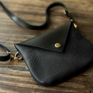 FOKS FORM Gürteltasche 05, Minimalistische Leder Bauchtasche, Leder Clutch, Geldbörse, Crossbody-Tasche, Hüfttasche, Festivaltasche, multifunktionale Gürteltasche