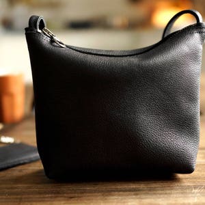 FOKS FORM Mi Bag 010,shoulder bag, messenger bag,black leather crossbody bag, crossbody zip bag,black leather crossbody purse,structured bag image 4