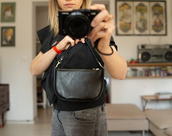 FOKS FORM Moon Bag 01, Kleine leren schoudertas, kleine leren tas, crossbody tas, trouwclutch tas, leren tas, leren crossbody tas