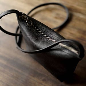 FOKS FORM Mi Bag 010,shoulder bag, messenger bag,black leather crossbody bag, crossbody zip bag,black leather crossbody purse,structured bag image 2