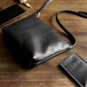 FOKS FORM Mi Bag 010,shoulder bag, messenger bag,black leather crossbody bag, crossbody zip bag,black leather crossbody purse,structured bag image 3