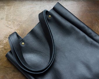 Black Leather Tote Bag: Minimalist Everyday Shopper