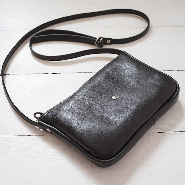 FOKS FORM Mi Bag 011, skórzana torba na ramię, torba na posłaniec, mała torba crossbody, torba na co dzień, czarna skórzana torebka crossbody, ustrukturyzowa torba