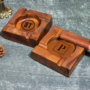 Cenicero de nogal personalizado, accesorios para puros, regalos para padrinos de boda, regalo perfecto para hombres, cenicero único, regalos para padres y esposos.
