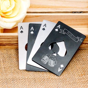 Regalo per lo sposo, apribottiglie a forma di asso di picche, apribottiglie personalizzati con nome, apribottiglie per birra inciso, regalo per il testimone di nozze, proposta di matrimonio per lo sposo