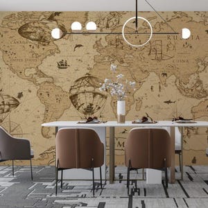 Puede incluir: Un comedor con un mural de mapa del mundo de estilo vintage en tonos marrones y beige. Una mesa de comedor blanca está rodeada de sillas marrones y grises. Una moderna lámpara cuelga sobre la mesa y la habitación tiene una alfombra estampada.