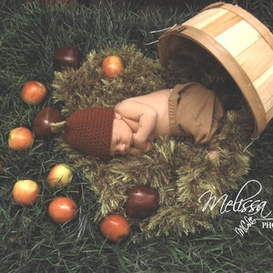 Grass Prop Mossy Baby Blanket Photo Prop. Green 'Grass' Outdoor Look Infant Newborn Photography Prop image 4