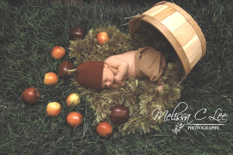 Grass Prop Mossy Baby Blanket Photo Prop. Green 'Grass' Outdoor Look Infant Newborn Photography Prop image 4