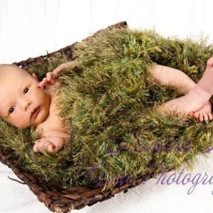 Grass Prop Mossy Baby Blanket Photo Prop. Green 'Grass' Outdoor Look Infant Newborn Photography Prop image 3