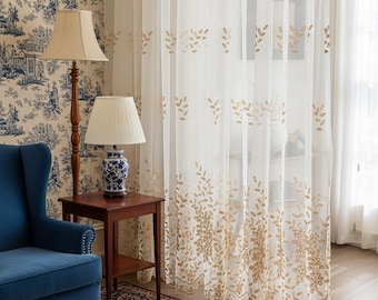 Cortinas blancas transparentes personalizadas: bordado con hojas doradas y encaje festoneado (2 paneles)