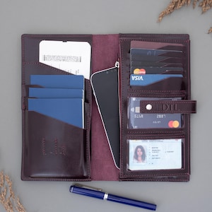 Cartera de viaje de cuero con soporte para AirTag: organizador para DNI, pasaporte, tarjetas y tarjetas de embarque, un regalo para viajeros.