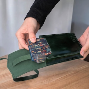Handgefertigtes Leder Tarot Karten Etui - Eleganter Leder Kartenhalter - Zauberhaftes Wahrsagetäschchen für Tarotkartenleser und Mystiker