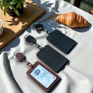 Slim Leather ID Holder with Retractable Reel – Minimal Badge Wallet for Women on the Go, Travel or Daily Use