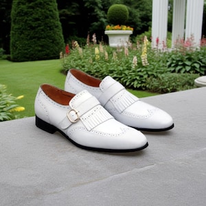 Stijlvolle witte franjeschoenen voor heren brogueschoenen met vleugeltip, witte geklede herenschoenen