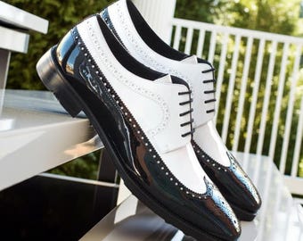 Two-Tone Wingtip Brogue Shoes for Men: White & Black Patent Leather Oxford Shoes