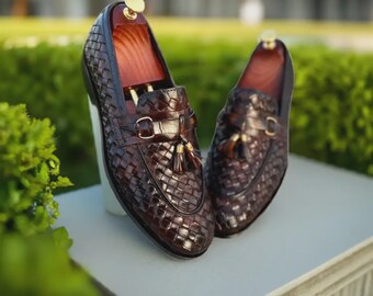 Handgefertigte Quasten Loafers: Braune Slip-On Abendschuhe für Männer