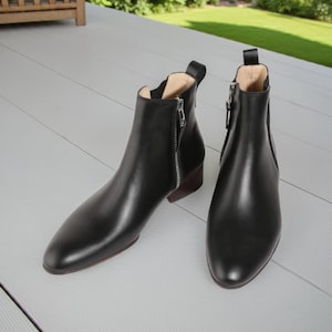 Handmade Black Leather Ankle Boots: Men&#39;s Side Zipper High Heel Boots