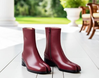 Stivali Tabi in pelle bordeaux rossi fatti a mano per donna - Stivaletti alla caviglia in stile giapponese con punta divisa