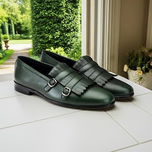 dark green dress with shoes Green Velvet Dress And Shoes To Wear With Dark Green Dress A Green Velvet  Holiday Dress