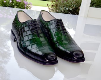 Leren kledingschoenen met groene krokodillenreliëf voor heren: formele trouwschoenen