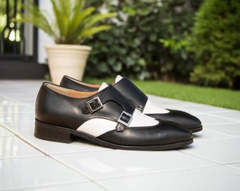 Scarpe double monk in pelle bicolore fatte a mano: scarpe eleganti bianche e nere da uomo