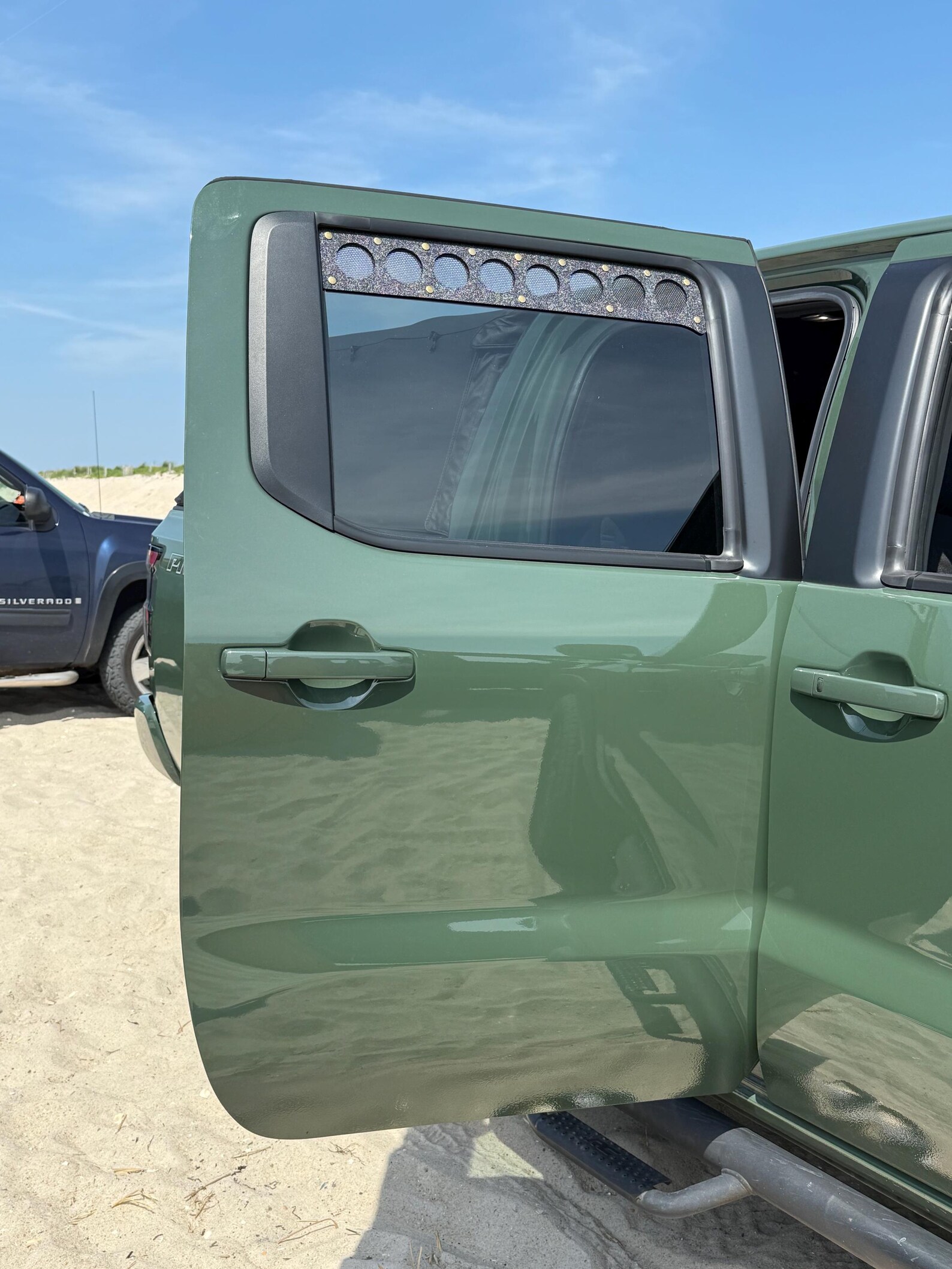 Nissan Frontier D41 Rear Window Vents: Camping, Overlanding, 4x4 - Etsy
