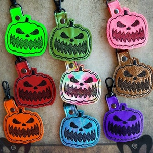 Embroidered vinyl keychain - Spooky Pumpkin - Your choice of color