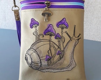 Embroidered Vinyl Wristlet Purse - Mushroom Snail