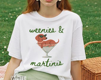Weenies and Martinis Dachshund Weenie Tini Tee Koszulka Wiener Koszulka Dog Social Club Koszulka Doxie Dog Mom Prezent dla właściciela psa Uroczy prezent dla mamy psa