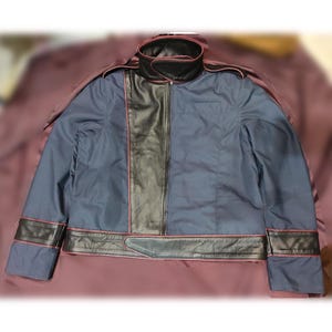Handgemachte Babylon inspiriert 5 Erde personalisierte Allianz Kostüm Uniform Cosplay Jacke mit Hosen für Männer und Frauen