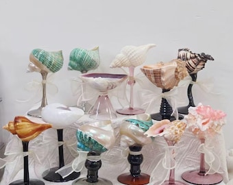 Handgemaakte schelpwijnglazen, servies aan de kust, drinkgerei strandbruiloft